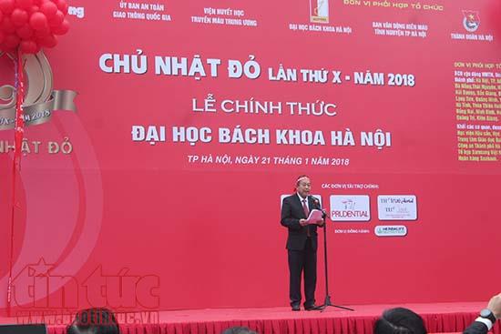Hàng trăm người xếp hàng hiến máu tại Ngày hội Chủ nhật đỏ ảnh 1